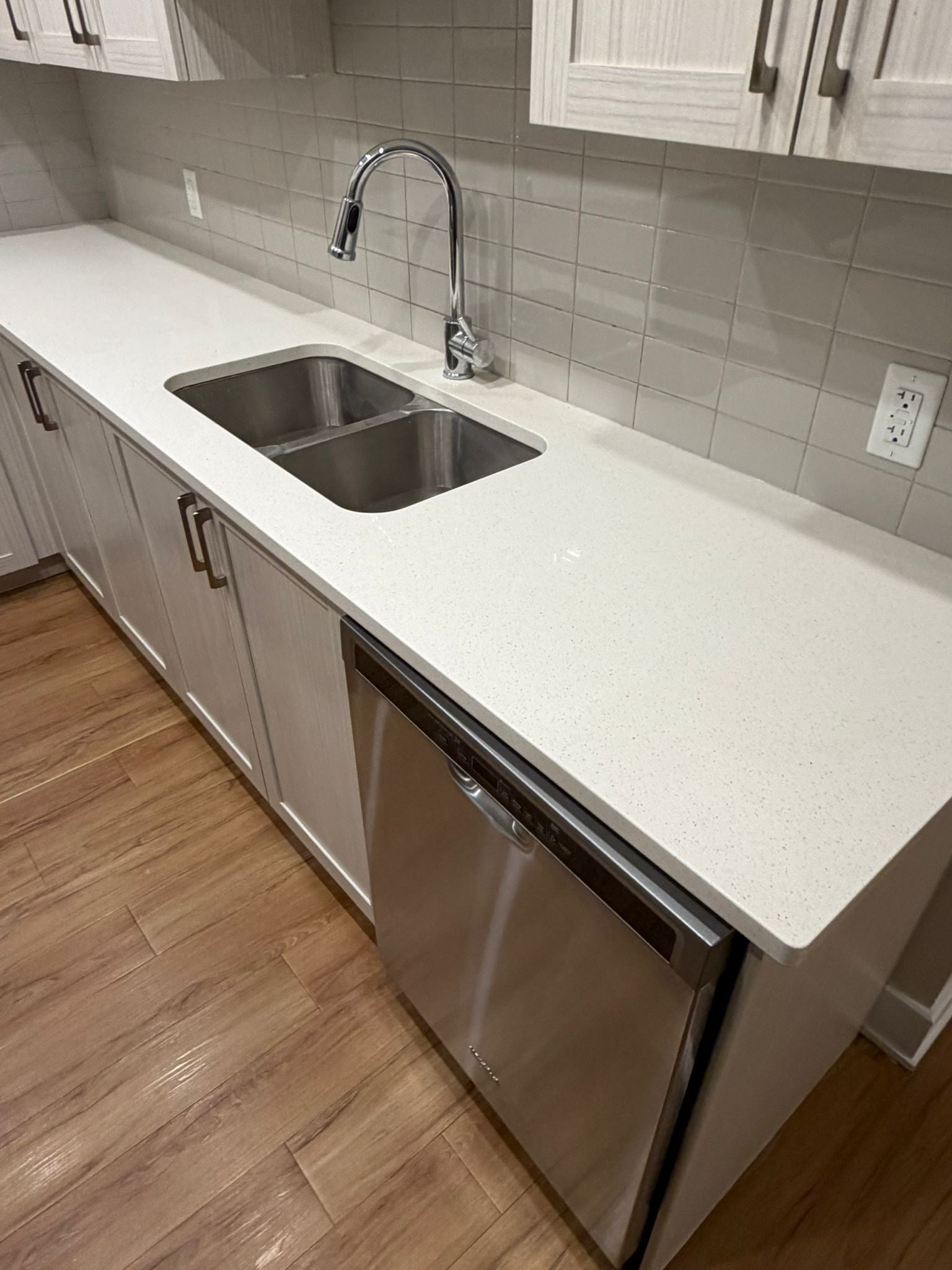 Move In/Out Cleaning Service Apartment 3 Bedroom - 1 Bathroom